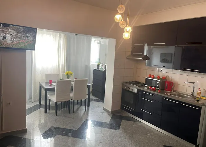 nice 1 bdrm apartment in center