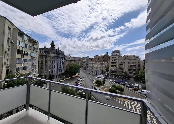 La Dolce Casa & City Center I Balcony I Netflix Bucharest, Romania
