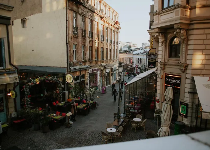 Old Town Smardan Studios - Central Lively Area