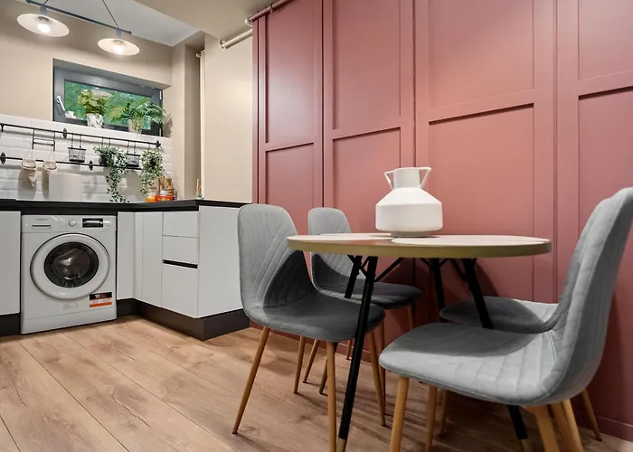 Tova Pearl - Cozy, Modern 2Br Apt, Dt, Ultracentral, Chabad Across Street, 20 Min Walk To Old Town