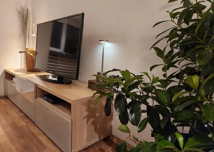 Pi 1 - In The Heart Of , Amazing Location, Cozy, Sleeps 4
