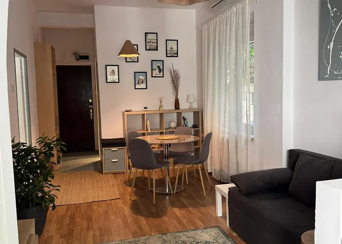 Pi 1 - In The Heart Of , Amazing Location, Cozy, Sleeps 4