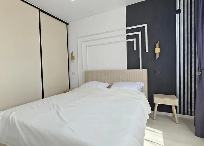 The Oak Apartment