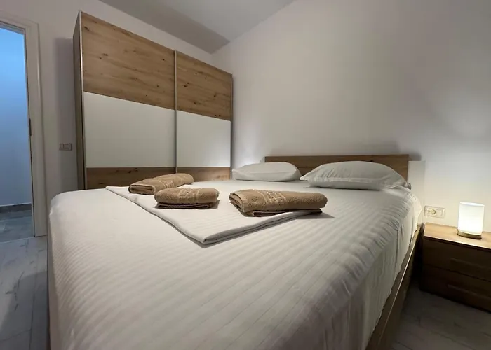 Zenith Central Address Apartment With Parking Bucureşti, România
