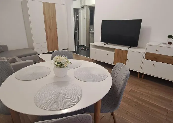 Brown Residence - Elegant Aparthotel