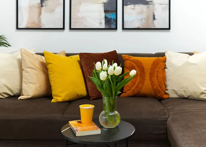 Amalia - Cozy & Quiet Apartment Near Veranda Mall & Obor Market
