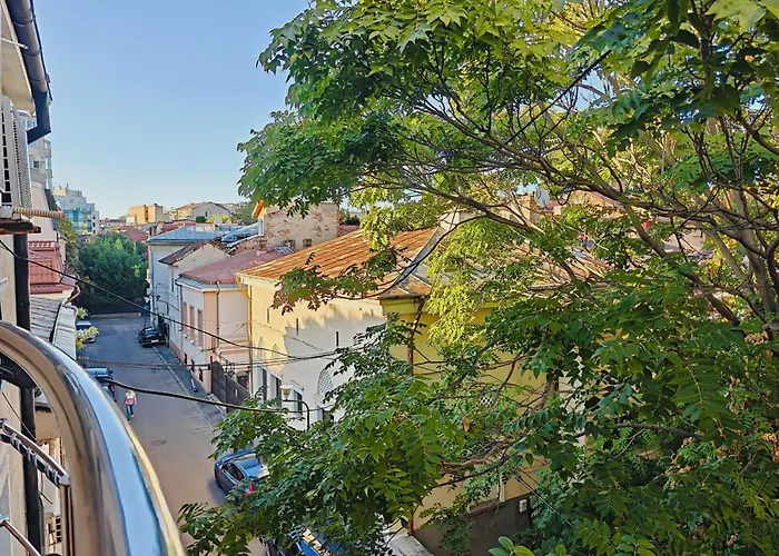 Balcesti Design Apartments - Walk To Old Town - Pumo Properties