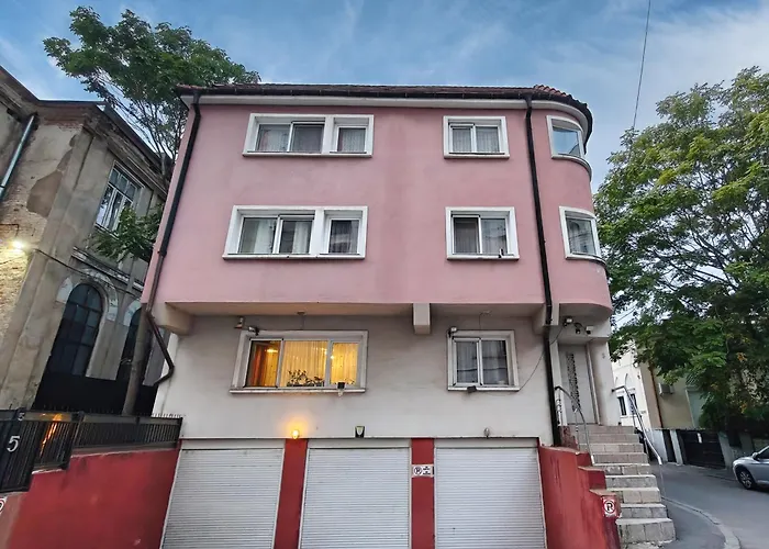 Balcesti Design Apartments - Walk To Old Town - Pumo Properties