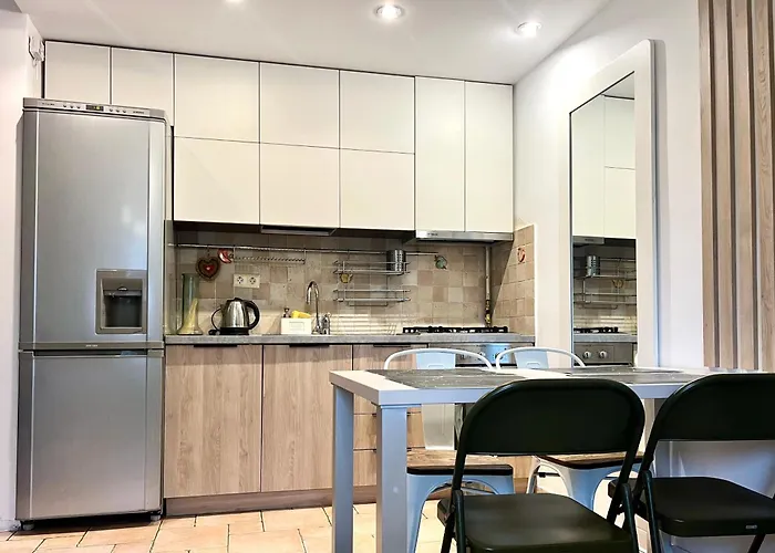 Cozy Flat In Villa Near Old Town