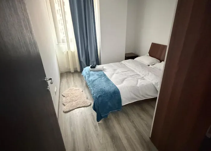 Vitan Deluxe Two-Bed Suite With Free Parking