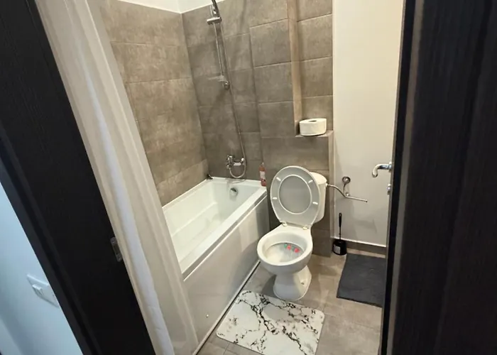 Vitan Deluxe Two-Bed Suite With Free Parking