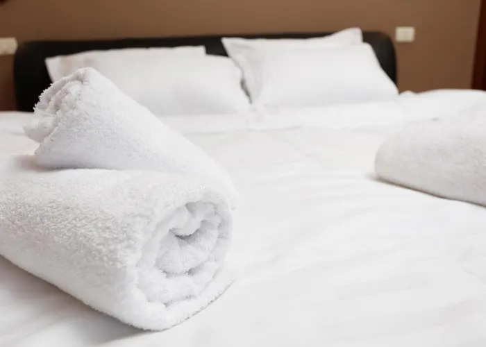 Cozy & Roomy -3Bdr Near Old Town - Chill & Relax