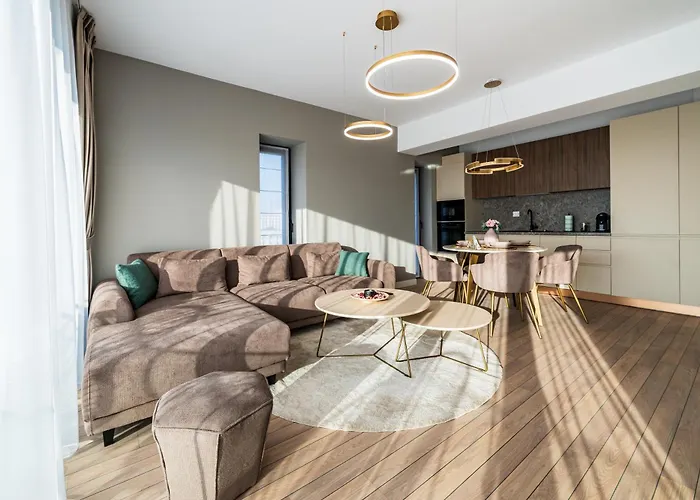 Best Residence - High-End Suites With Private Parking - By Solinis Homes