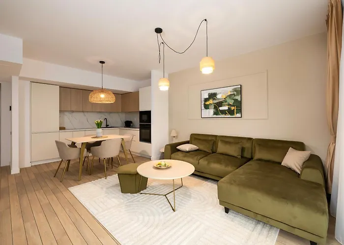 Best Residence - High-End Suites With Private Parking - By Solinis Homes