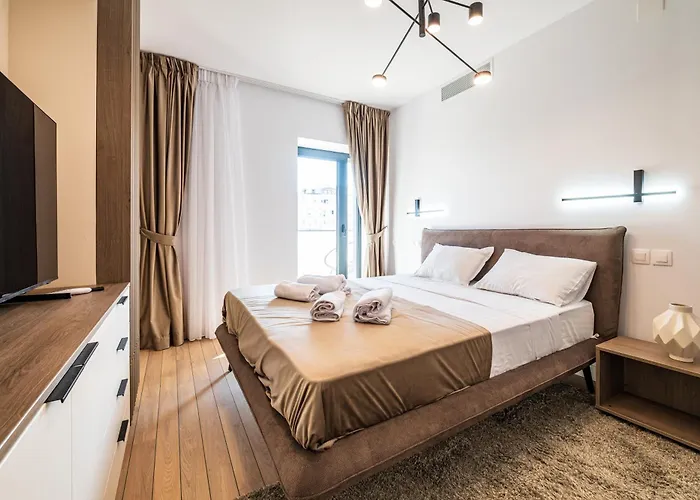Best Residence - High-End Suites With Private Parking - By Solinis Homes Bucureşti, România
