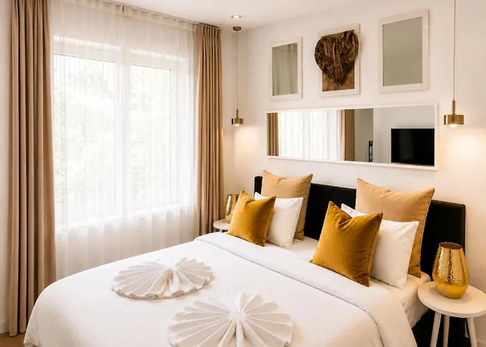 Metropole Apartments Romana Square