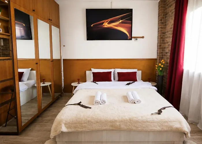 Tantra Studio 7 Nacu Universitate