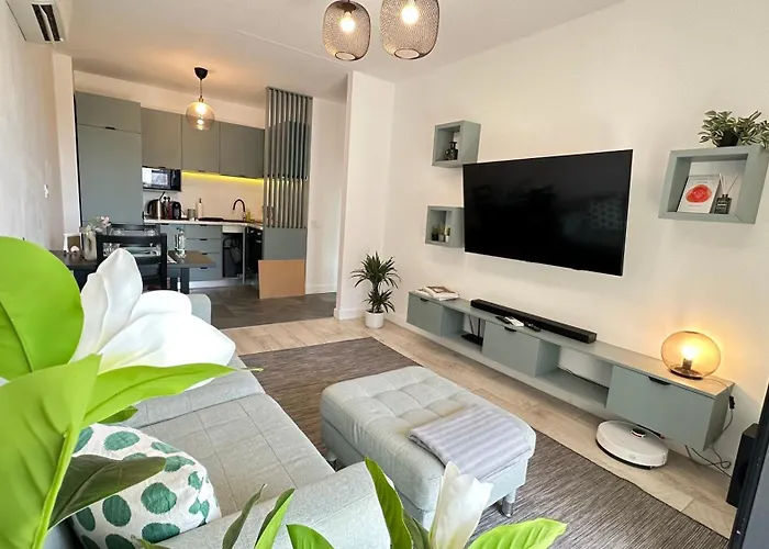 Quiet Modern Apartment Near Romexpo - Balcony