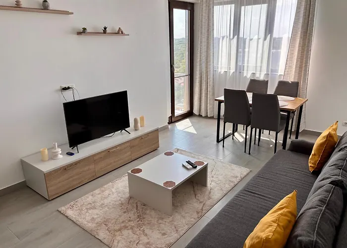 Belvedere City View Studios & s With Free Parking & Gym