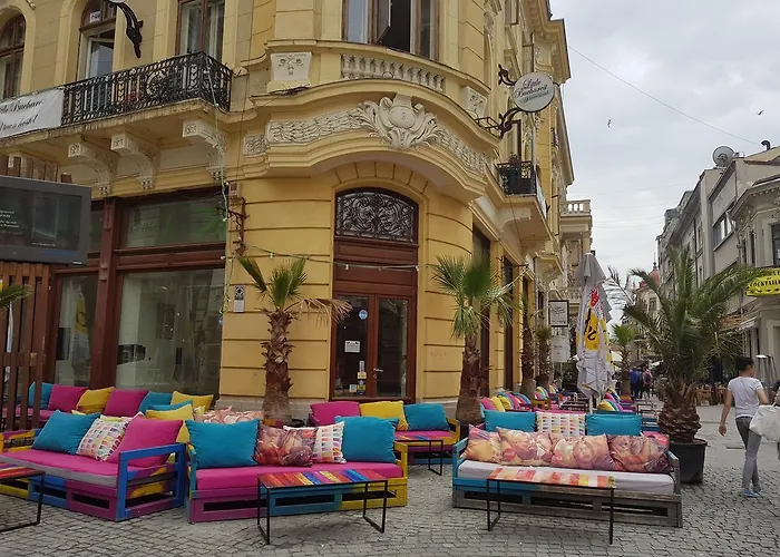 Bucharest Pedestrian Old Town 3 Bedrooms By Orchid Garden
