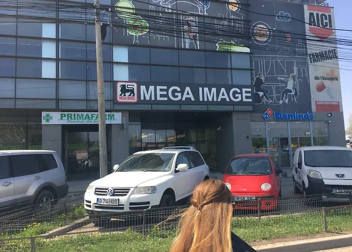 Luxury Flat 8 Near Metro