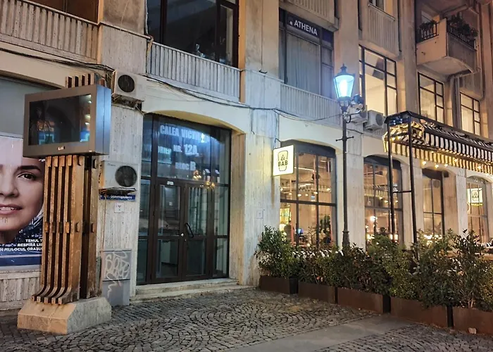 Bucharest Pedestrian Old Town 3 Bedrooms By Orchid Garden