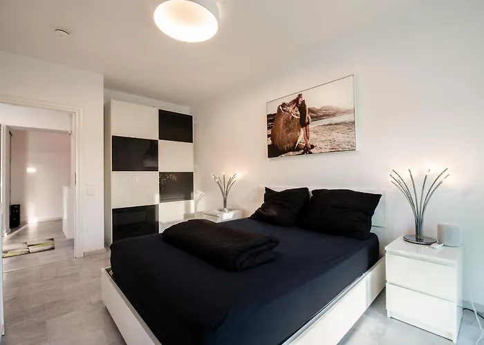 Luxury Westpark 2 Residence With Lake View Bucureşti, România